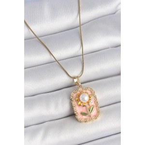 Dodes Dodes 316L Çelik Gold Renk Zincir Pembe Mineli İncli Papatya Model Portre Model Kadın Kolye TG27BKO10197