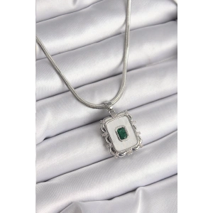Dodes Dodes 316L Çelik Gümüş Renk İtalyan Zincir Beyaz Sedefli Kare Portre Model Zümrüt Taş Detay Kadın Kolye TG27BKO9596