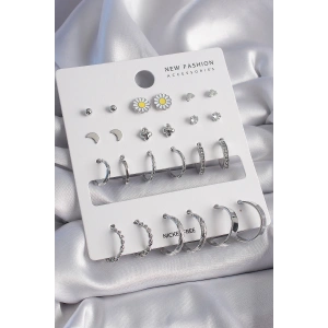 Dodes Dodes Pirinç Gümüş Renk Papatya Detaylı 12 Çiftli Kadın Küpe Seti TG27BKP9686