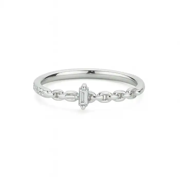 Chain-Patterned Baguette Diamond Ring