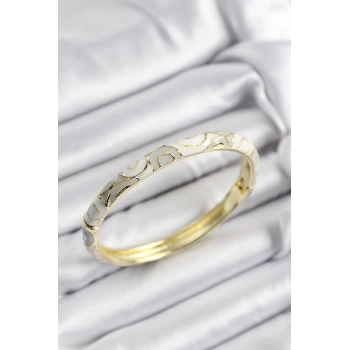 Mineli Pirinç Beyaz Ve Gri Sarmal Motifli Gold Renk Kadın Kelepçe