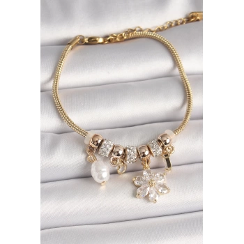 Pirinç Gold Renk Sallantı Zirkon Taşlı Çiçek Model İnci Detay Charm Kadın Bileklik