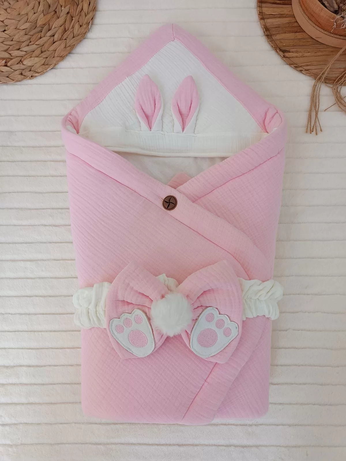 Yenidoğan 4 Kat Müslin Kumaş Kulaklı Patili Fiyonk Bebek Battaniyesi Kundak Pembe