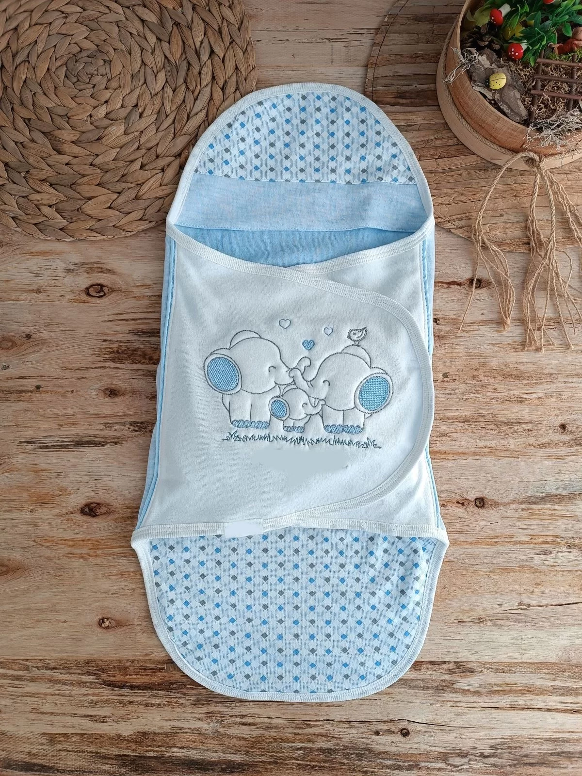 Newborn Happy Elephant Family Embroidered Stud Treaty Baby Kundak Blue