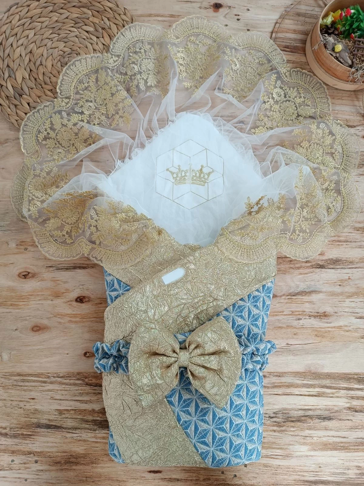 Newborn Pyramid Patterned Ratchet Embroidered Baby Blanket Kundak Gold