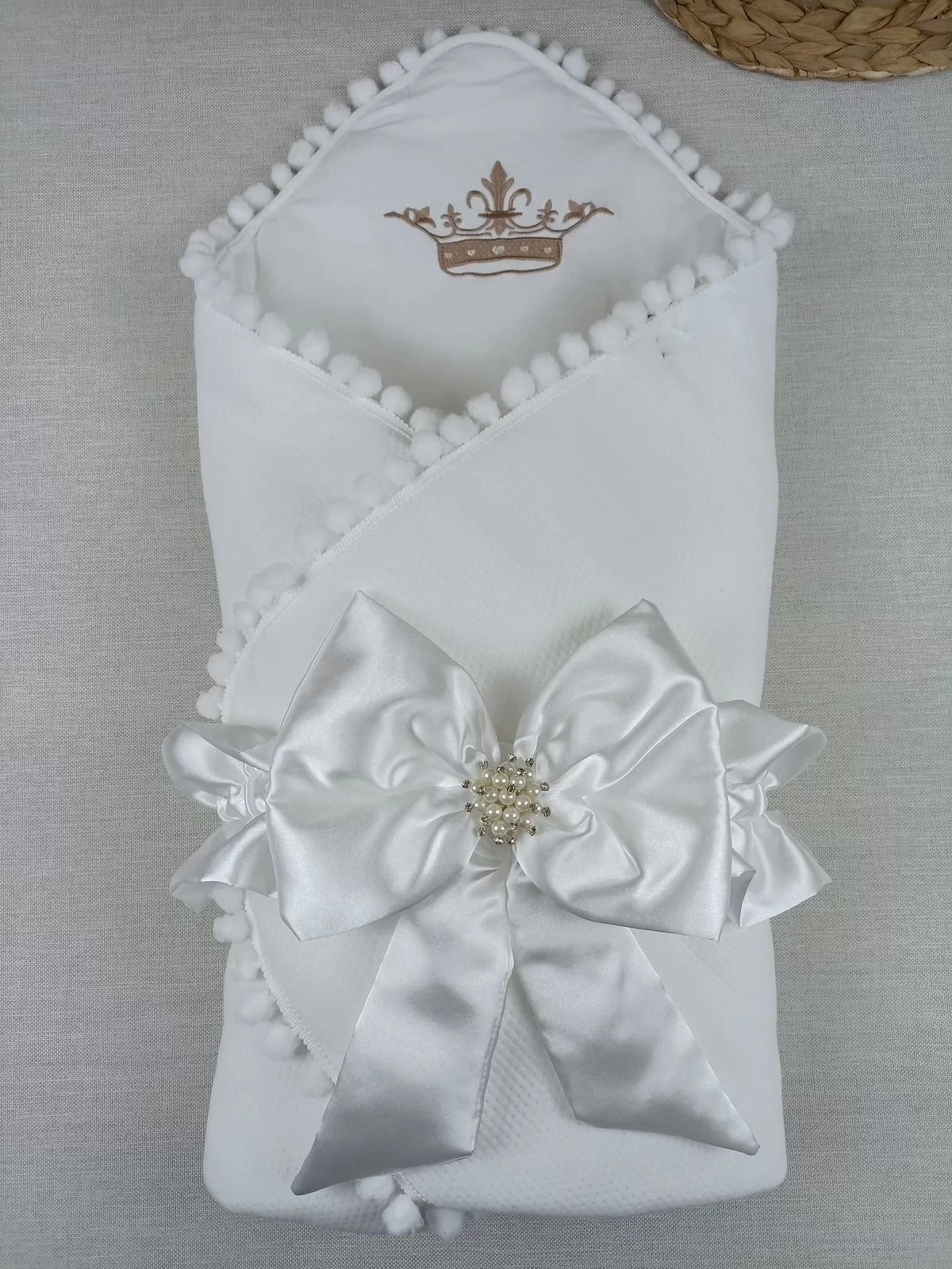 Newborn Sahara Crown Embroidery Balled Edge Luxury Kundak Baby Blanket Ekru