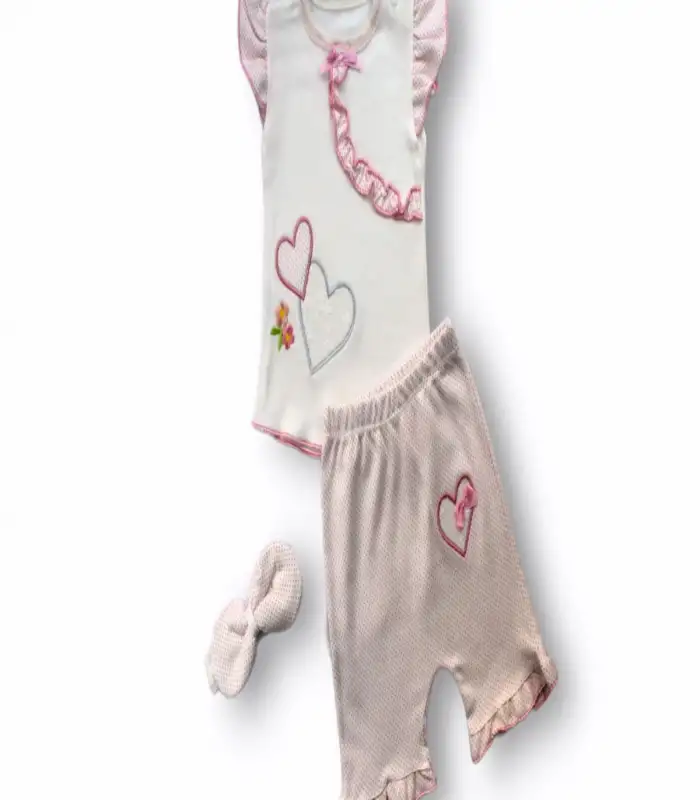 3-6 6-9 9-12 12-18 Ay Çift Kalp Nakışlı Şort Tişört 3lü Kız Bebek Takımı Ekru