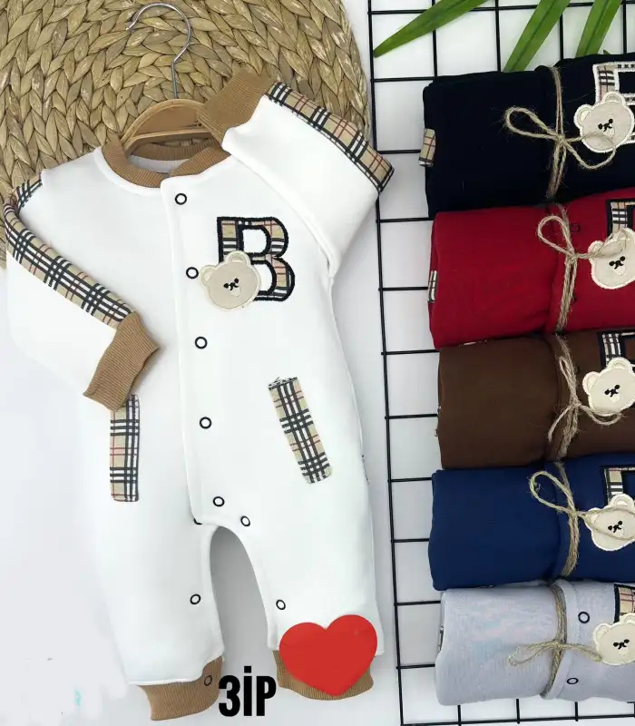 3-6-9-12 Ay Harf Ayıcık Nakışlı Şeritli Boydan Ve Alttan Çıtçıtlı Uzun Kollu Kız Erkek Bebek Tulumu Kırmızı