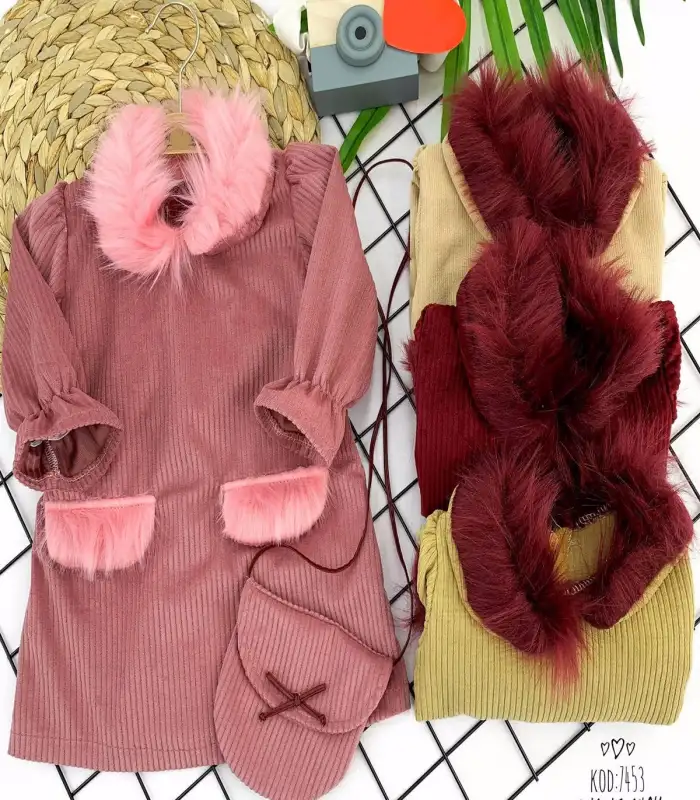 9-12-18-24 Ay Tüylü Yaka Ve Cep Kapaklı Çantalı Fitilli Kadife Uzun Kollu 2li Kız Bebek Elbisesi Bordo