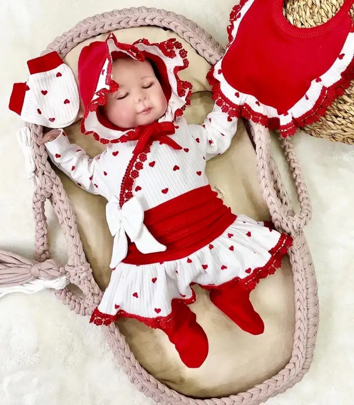 Kalp Desenli Dantel işlemeli Hastane Çıkışı