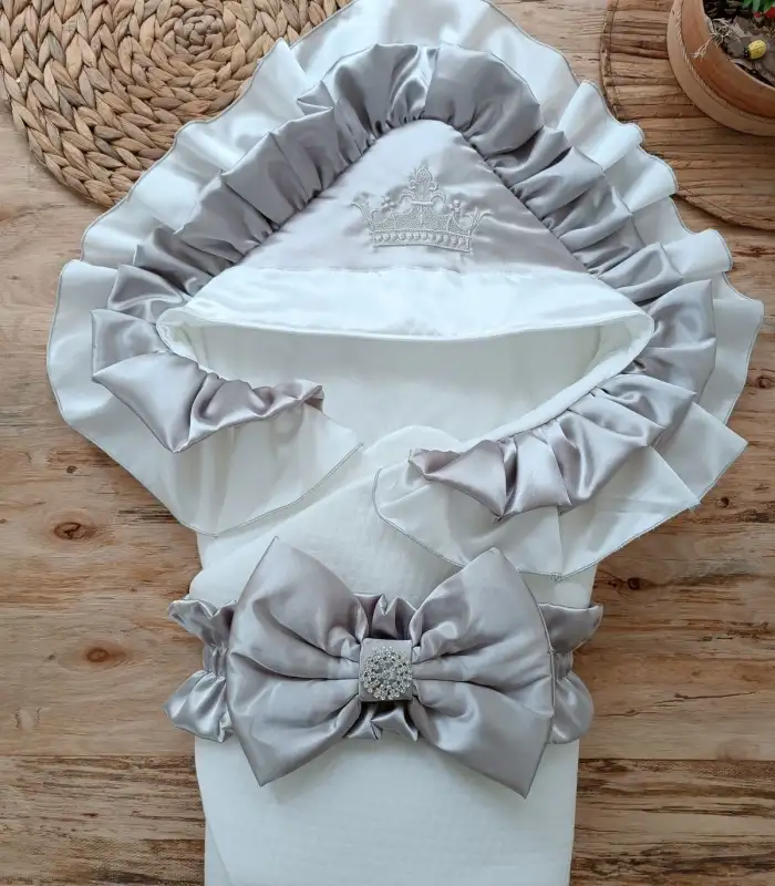 Yenidoğan Mehtap Lüks Kelebek Taç Nakışlı Bebek Battaniyesi Kundak Gri