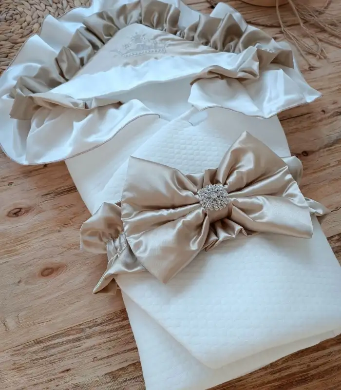 Yenidoğan Mehtap Lüks Kelebek Taç Nakışlı Bebek Battaniyesi Kundak Vizon