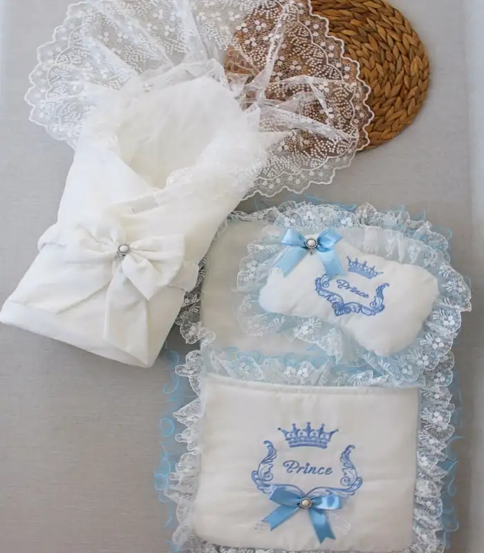 Yenidoğan Nil Taç Nakışlı Kundaklı Trilüks 3lü Alt Açma Seti Mavi