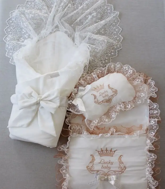 Yenidoğan Nil Taç Nakışlı Kundaklı Trilüks 3lü Alt Açma Seti Bej