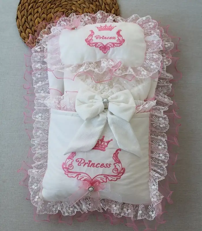 Yenidoğan Nil Taç Nakışlı Kundaklı Trilüks 3lü Alt Açma Seti Fuşya