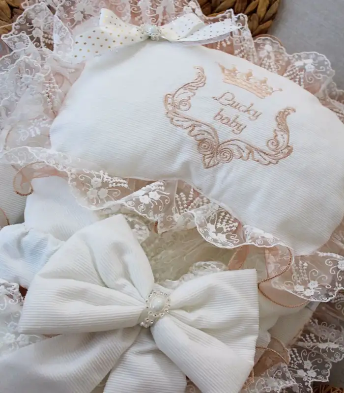 Yenidoğan Nil Taç Nakışlı Kundaklı Trilüks 3lü Alt Açma Seti Bej