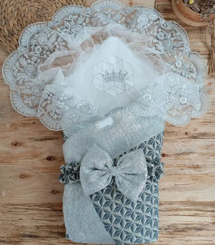 Yenidoğan Ultralüks Piramit Desenli Güpürlü Bebek Battaniyesi Kundak Gümüş