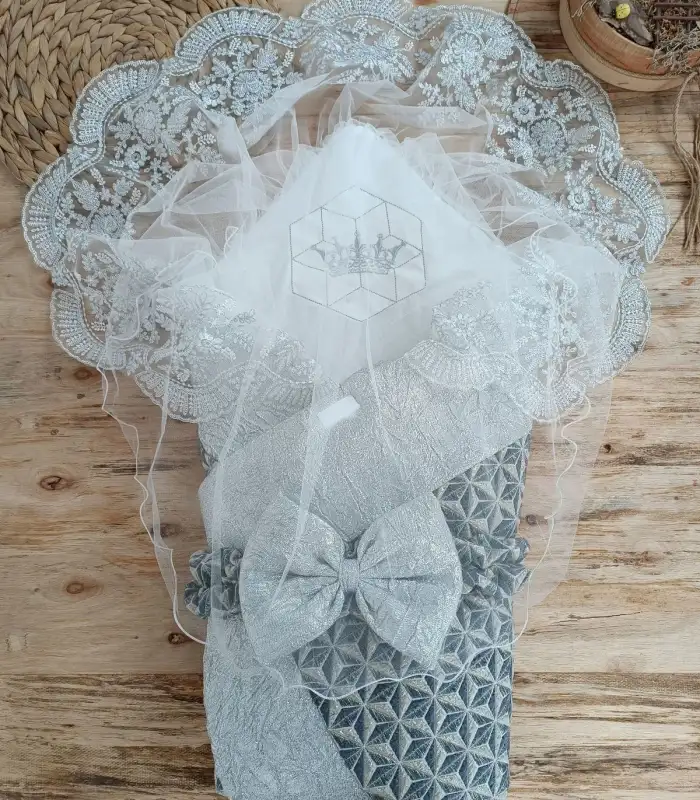 Yenidoğan Ultralüks Piramit Desenli Güpürlü Bebek Battaniyesi Kundak Gümüş