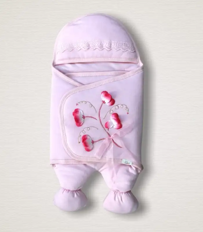 Yenidoğan Yapay Çiçek İşlemeli Şapkalı Lüks Kız Bebek Ayaklı Kundak Bebek Battaniyesi Pembe