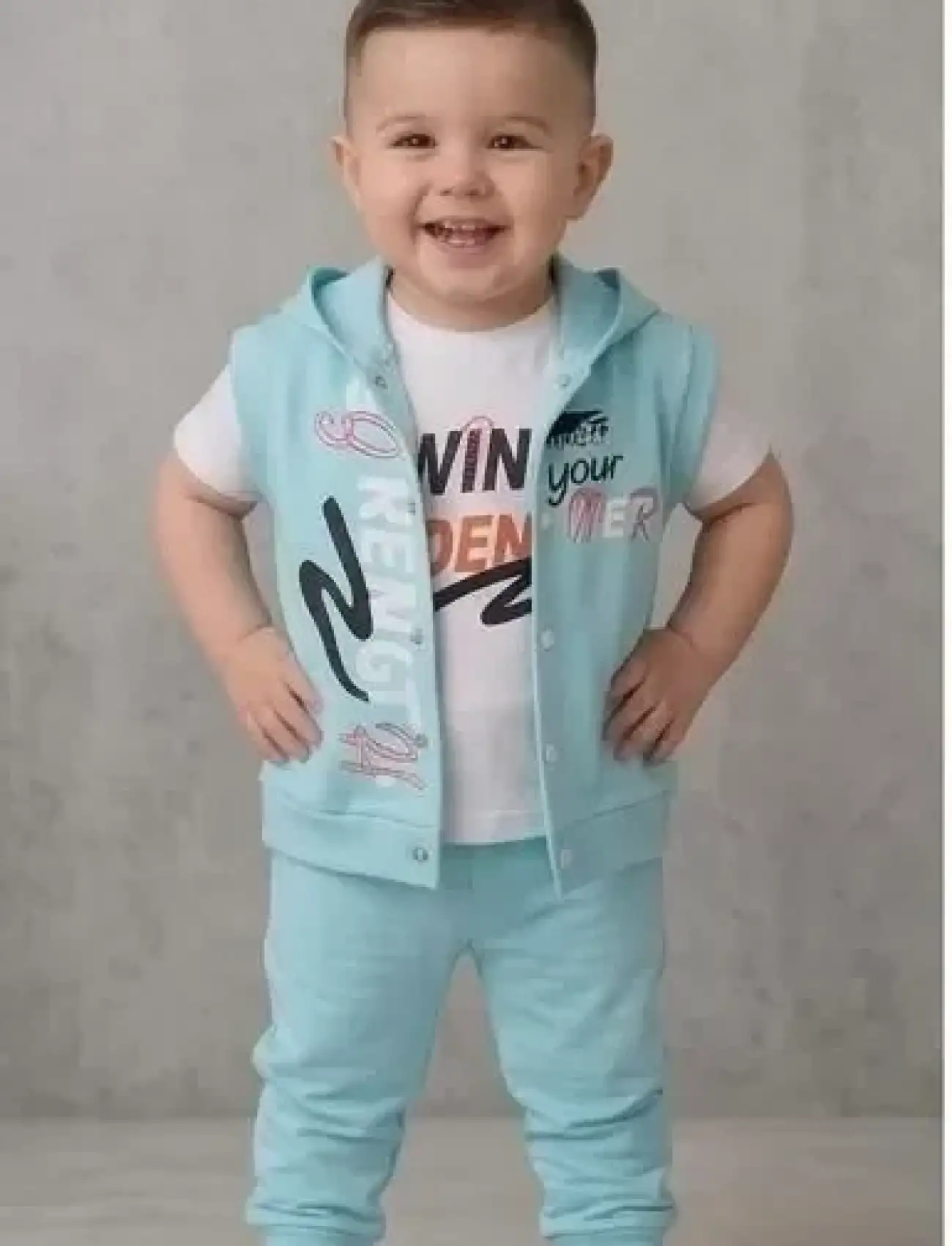 1/4 Yaş Winner Baskılı Yelekli 3lü Çocuk Takımı