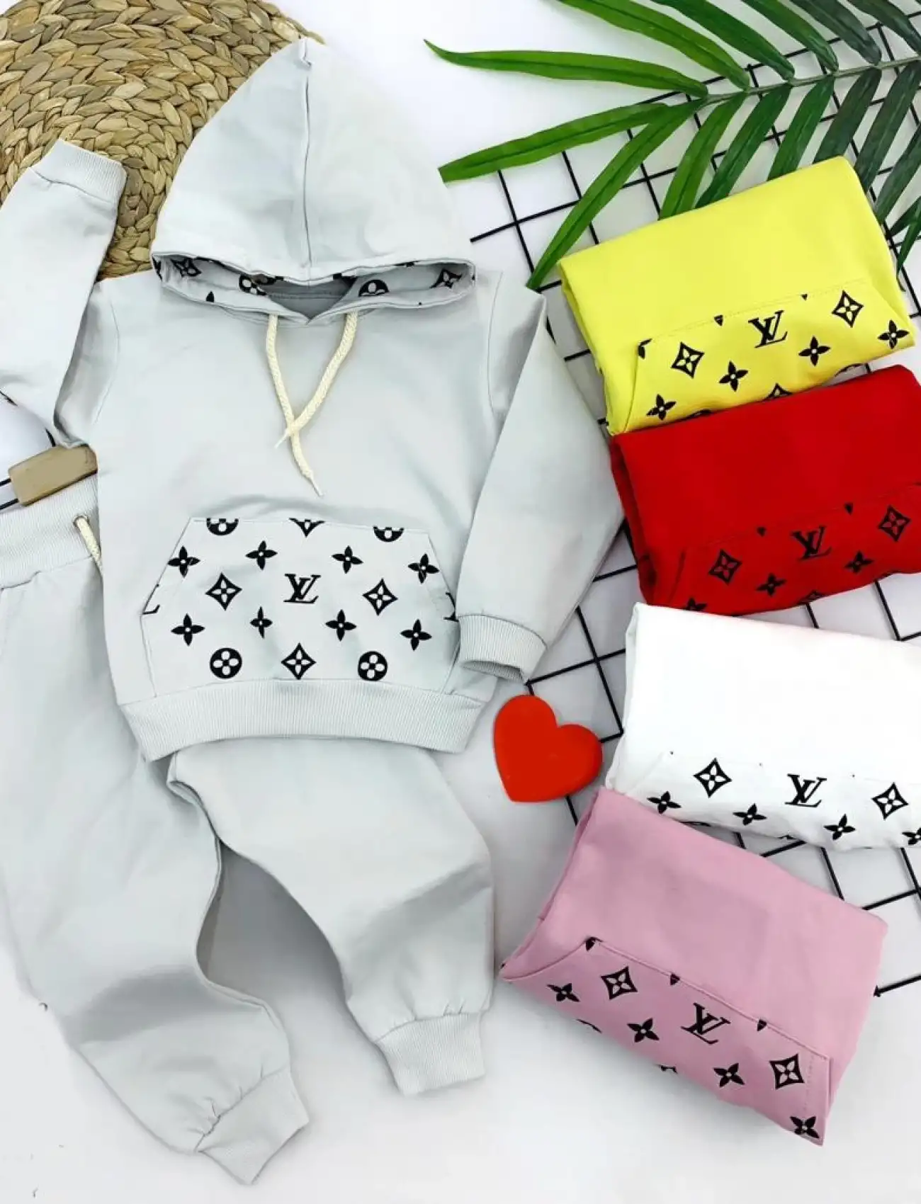 2-3-4-5 Yaş Kapşonlu Cep Detaylı Uzun Kollu 2li Kız Erkek Çocuk Takımı Pembe