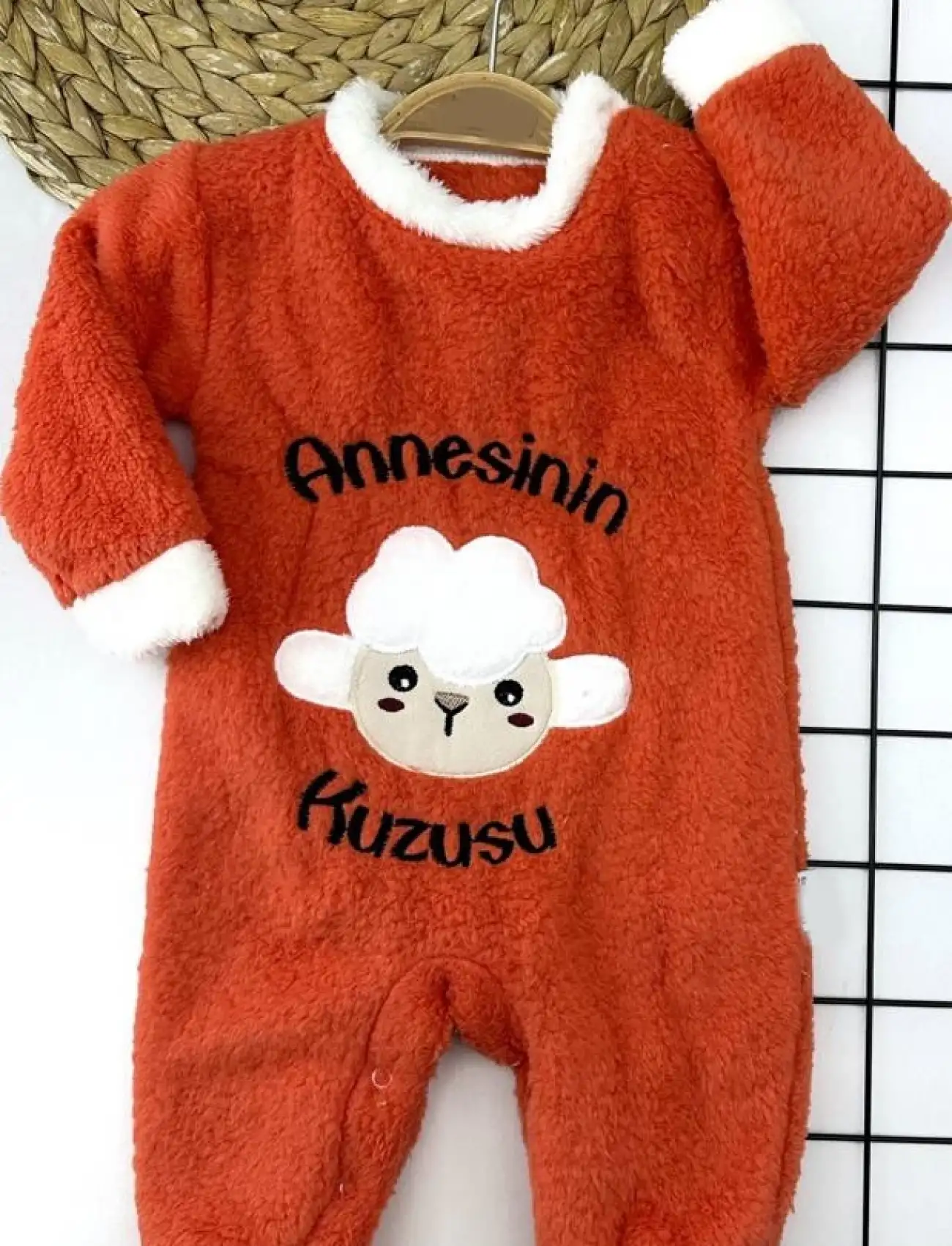 3-6-9-12 Ay Kuzu Tüylü Kumaş Annesinin Kuzusu Nakışlı Alttan Çıtçıtlı Kız Erkek Bebek Tulumu Turuncu