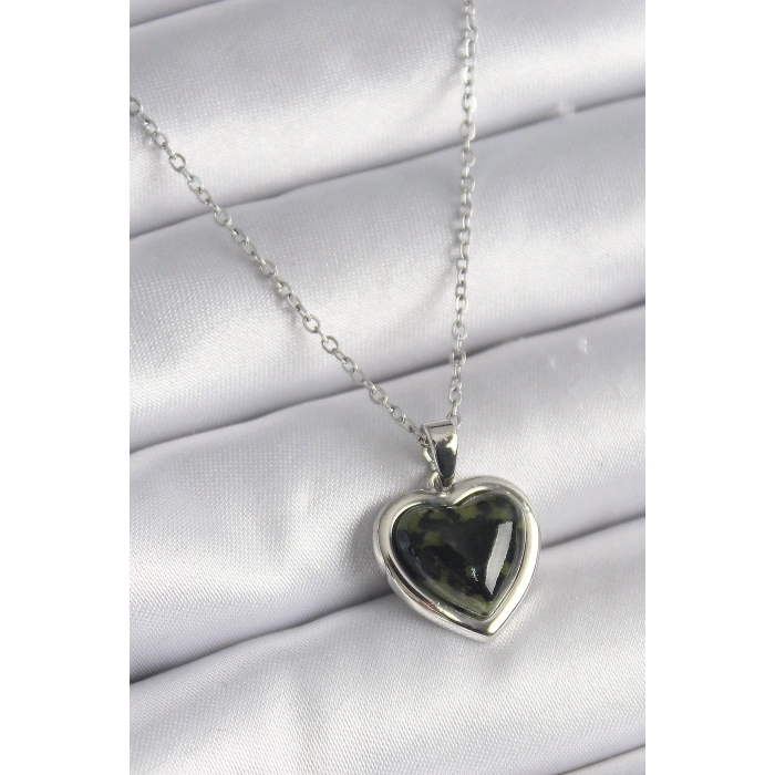316L Çelik Gümüş Renk Yeşil Mineli Kalp Model Kadın Kolye