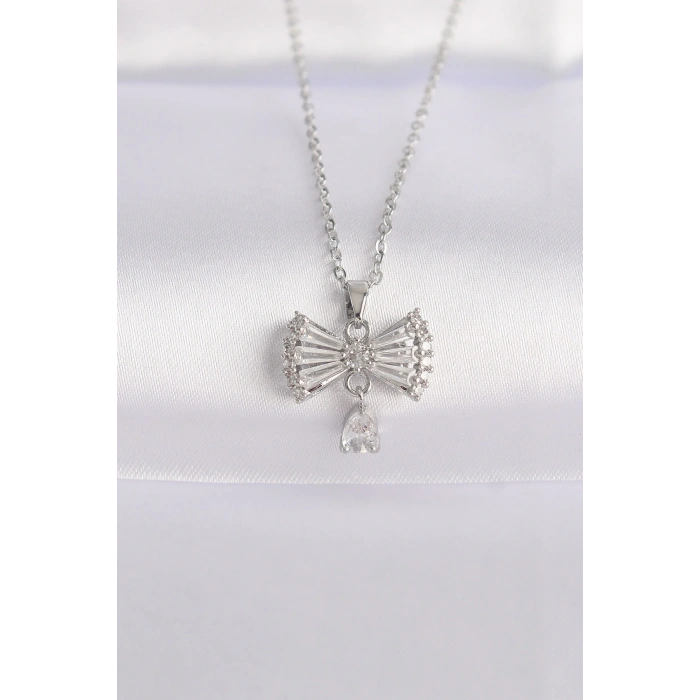 316L Çelik Zincir Gümüş Renk Zirkon Taşlı Kalp Detay Fiyonk Kolye