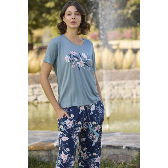 Arias Closet Çiçek ve Yaprak Desenli ve Baskılı Pijama Takımı