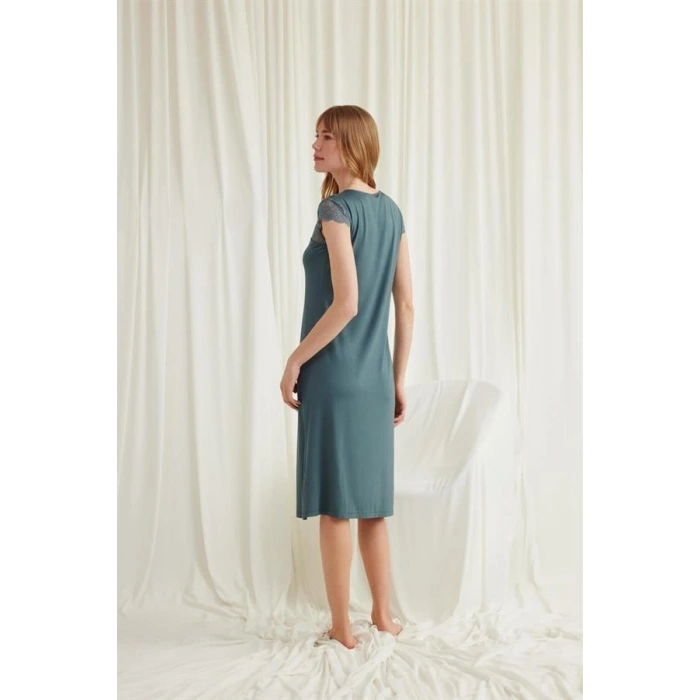 Arias Closet Kolu Omzu ve Yakası Dantelli Önü Düğmeli Gecelik