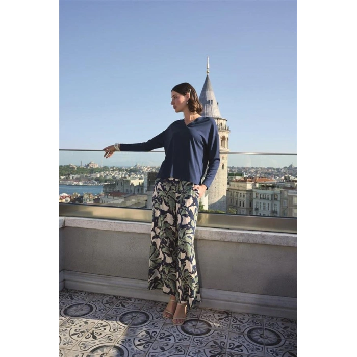 Arias Closet Yaprak Desenli Uzun Kollu V Yaka Pijama Takımı