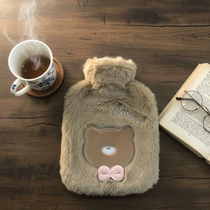 Papyonlu Ayıcıklı Kahverengi Figürlü Peluş Sıcak Su Torbası 1 Lt – Yumuşak Kılıf, Uzun Süre Sıcak Tutan Termal Su Torbası (5047)