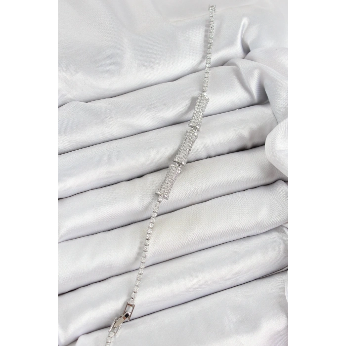 Pirinç Gümüş Renk Zirkon Taşlı Kemik Model Kadın Bileklik