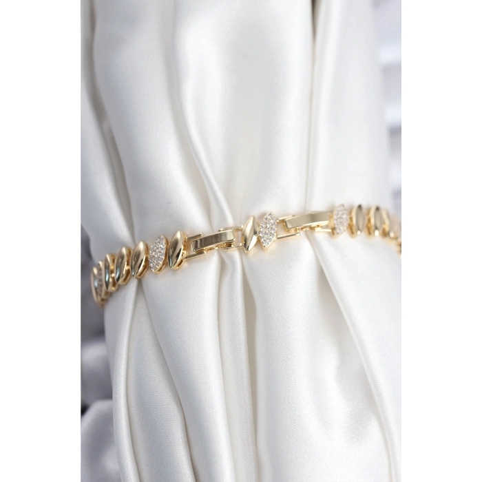 Pirinç VIP Seri Gold Renk Arpa Model Kadın Bileklik