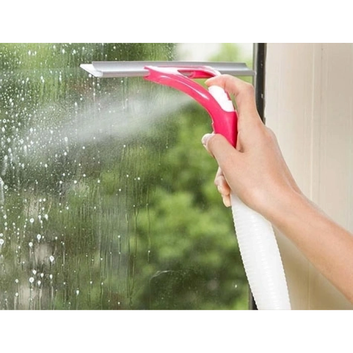 Su Hazneli ve Spreyli Cam Silme Aparatı