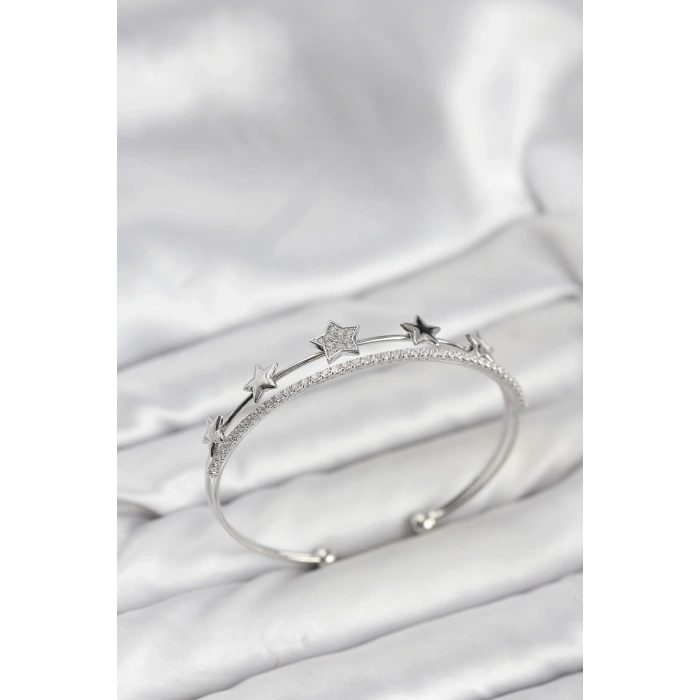 Yıldız Model Gümüş Renk Pirinç Kadın Bileklik