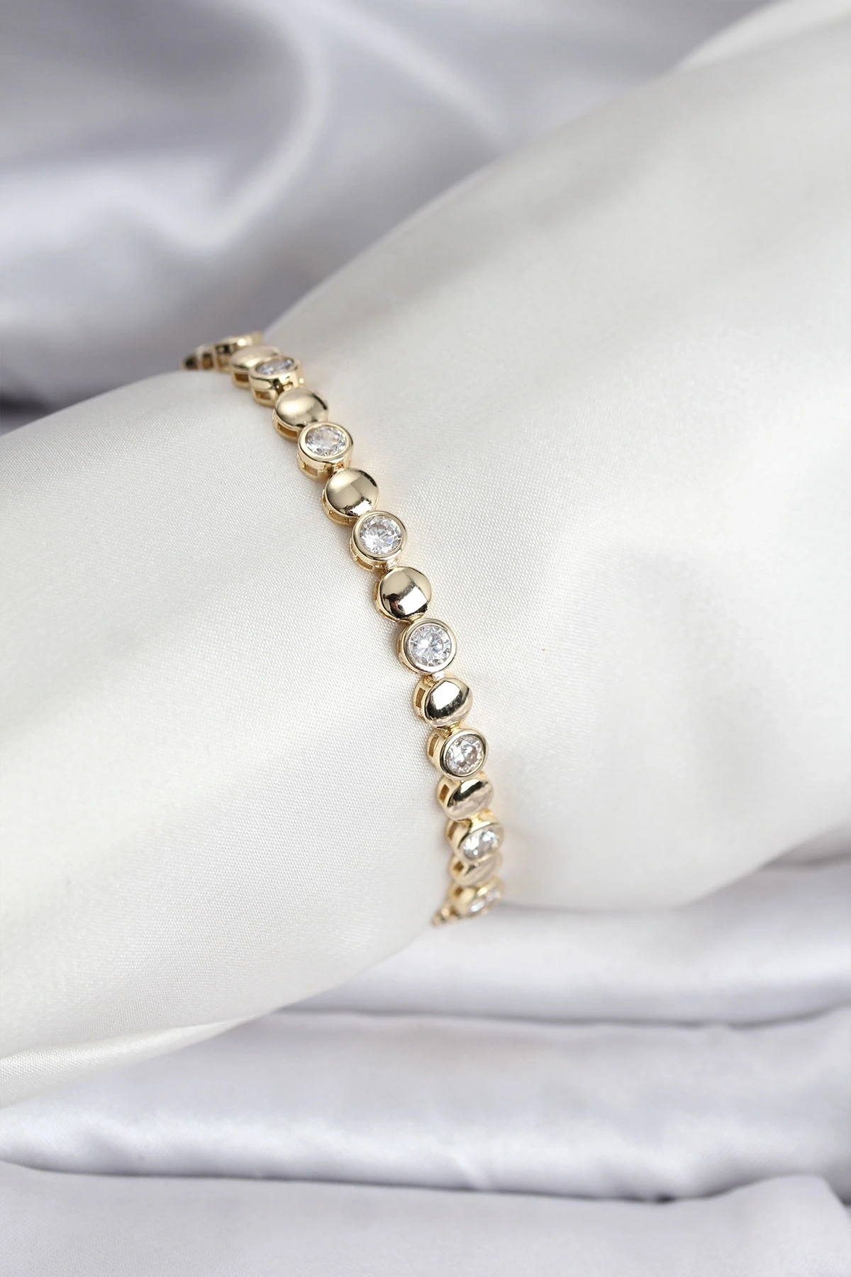 14K Gold Renk Kaplama Zirkon Taşlı CM Kadın Bileklik