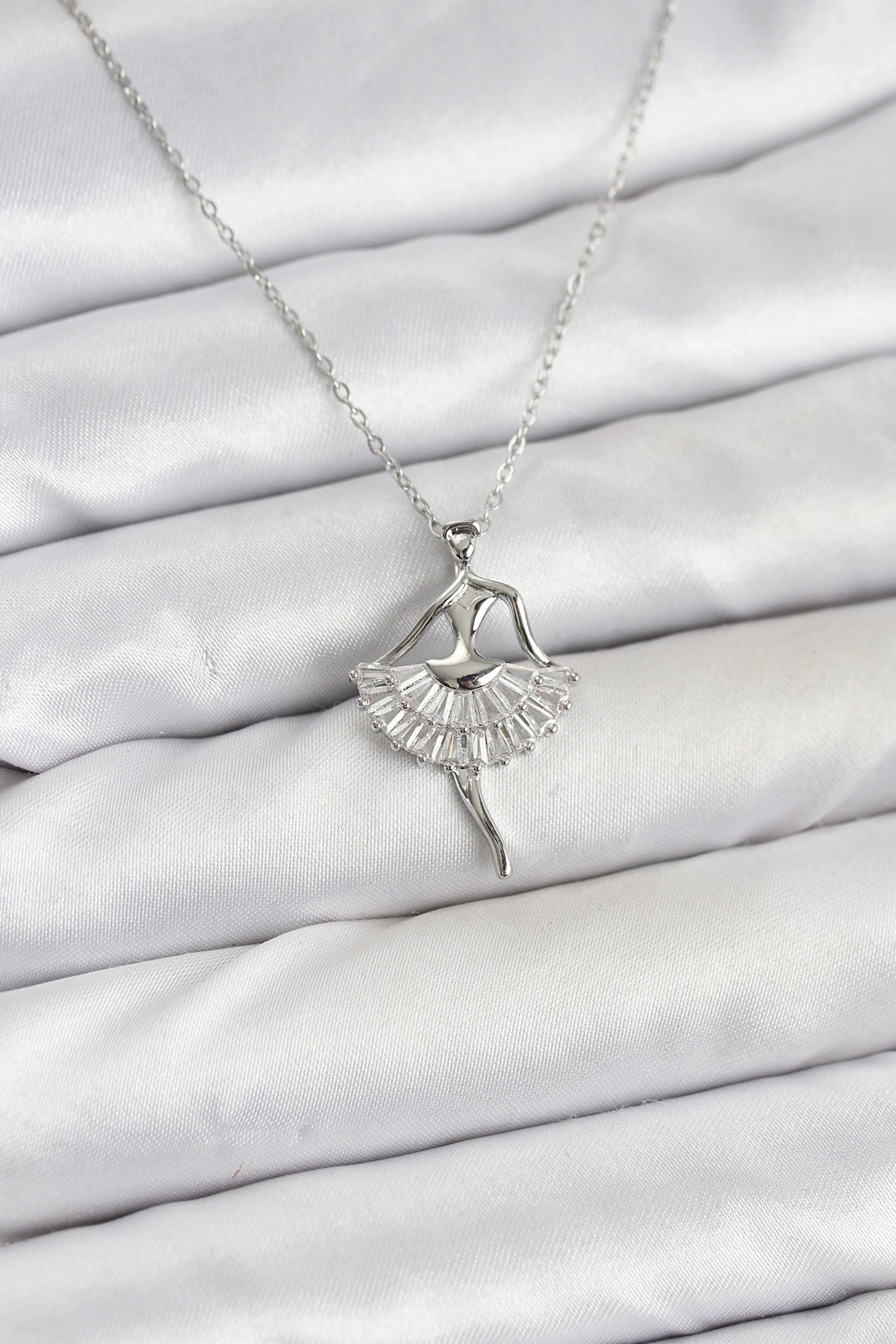 316L Çelik Gümüş Renk Balerin Model Kadın Kolye