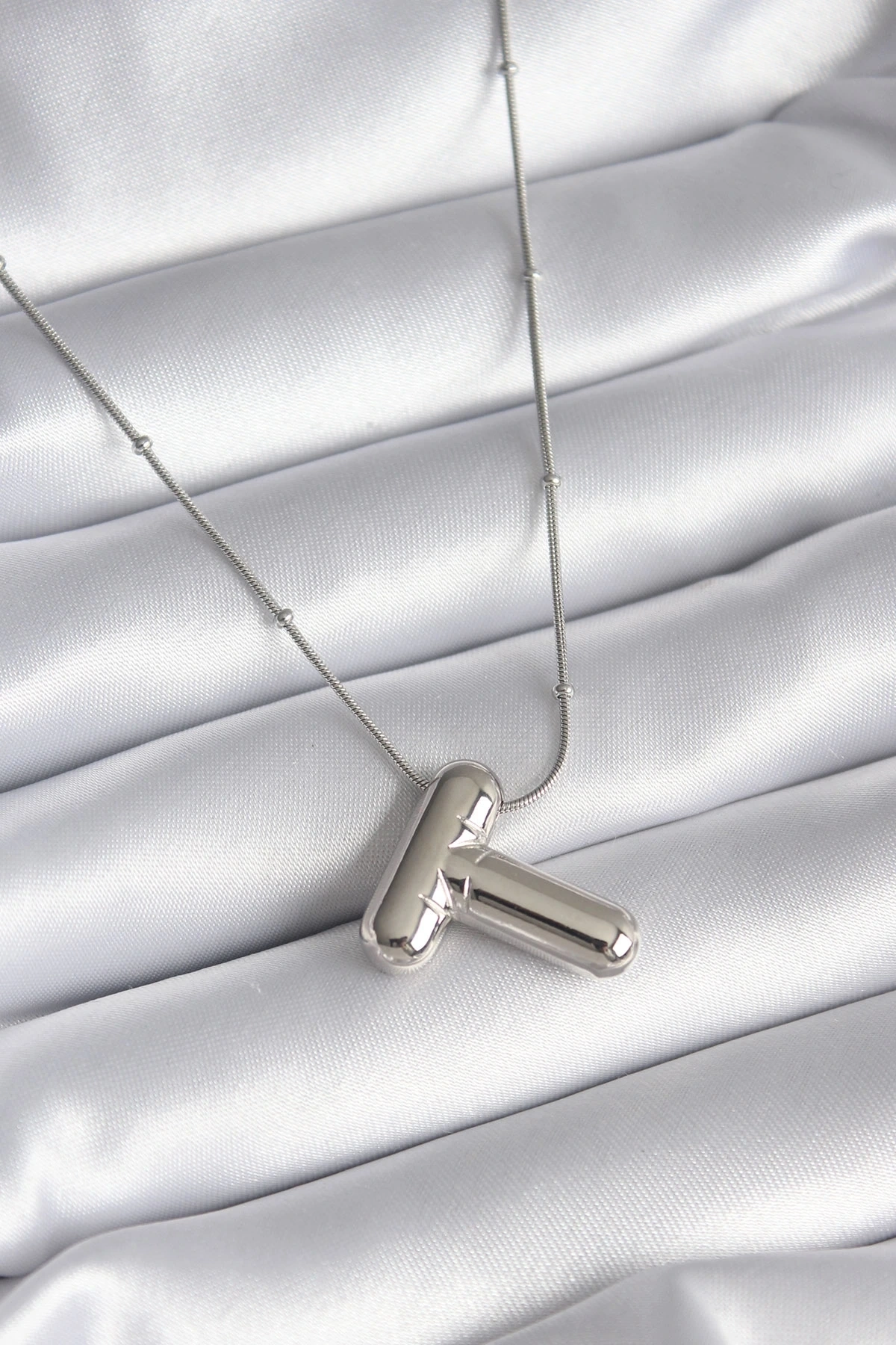 316L Çelik Gümüş Renk Bubble T Harf Model Kadın Kolye