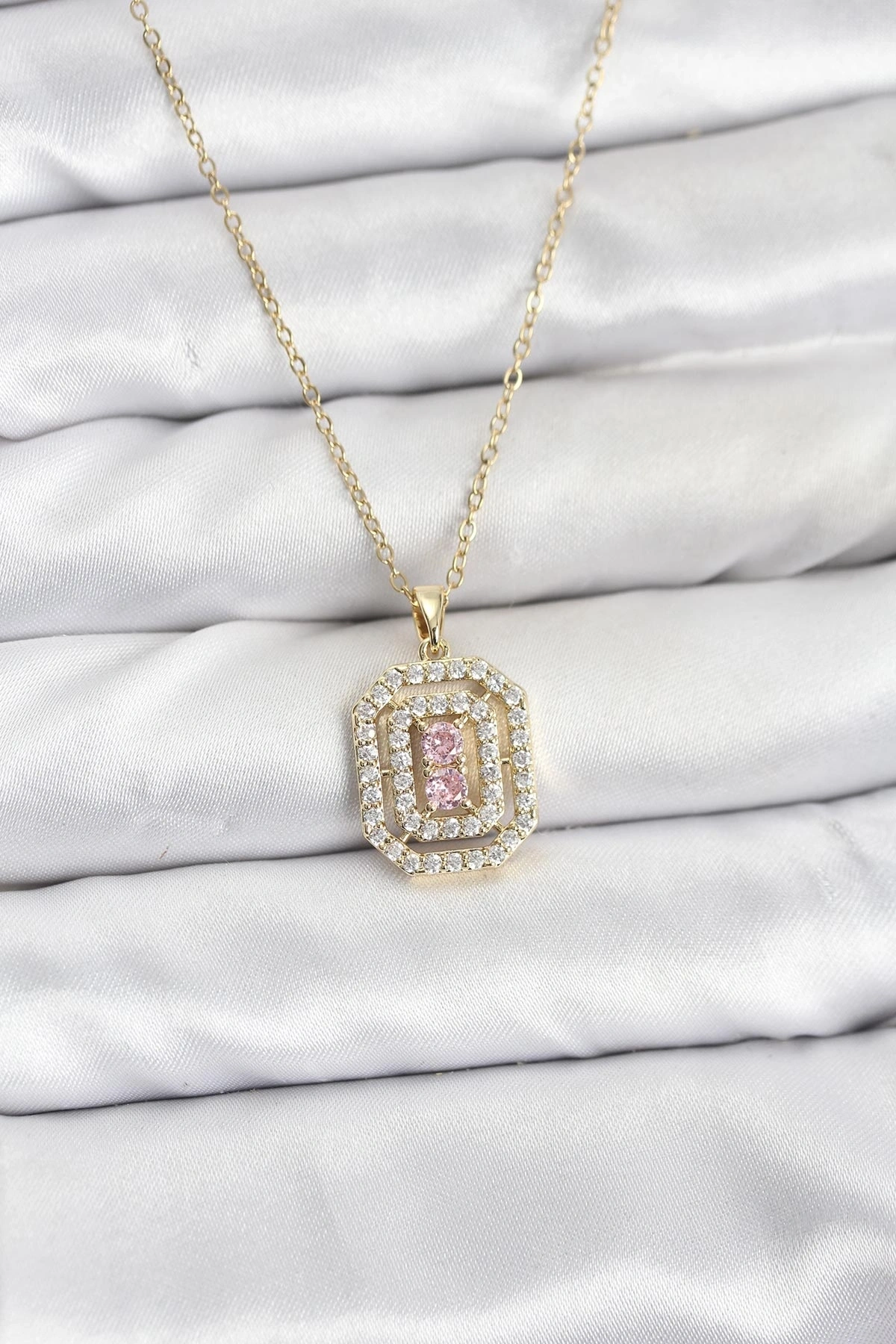 316L Çelik Zincir Gold Renk Plaka Model Zirkon Taşlı Kadın Kolye