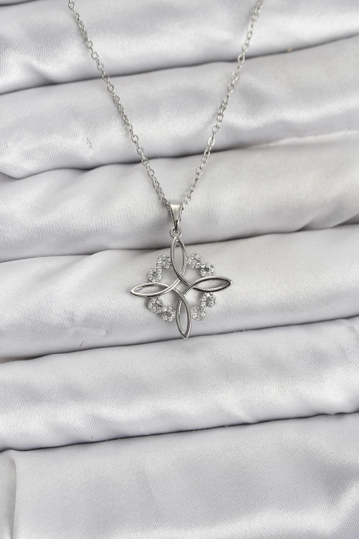 316L Çelik Zincir Gümüş Renk Sonsuzluk Model Zirkon Taşlı Kadın Kolye