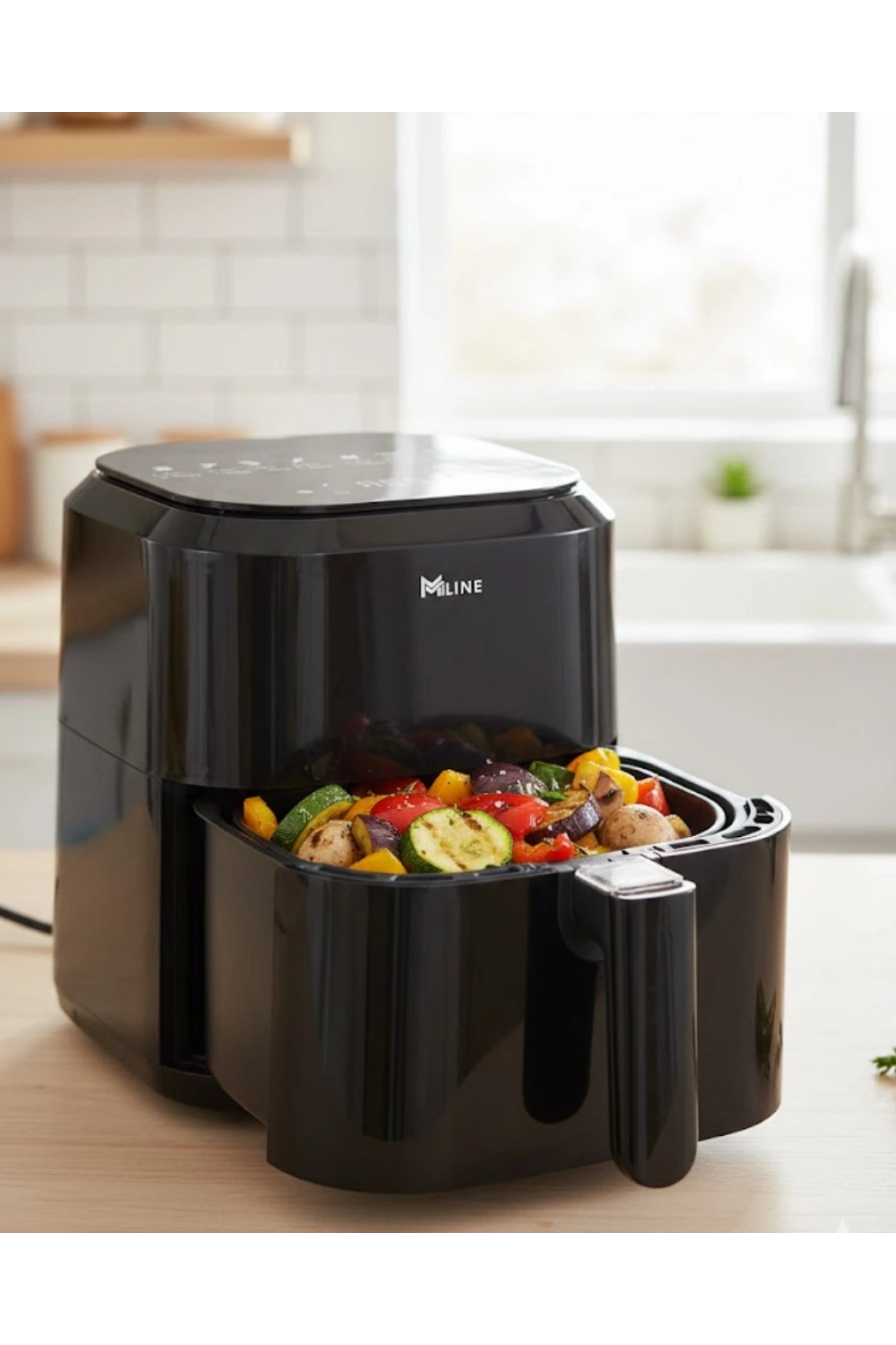 4 Litre Cam Hazneli 1360W Ayarlanabilir Isılı Airfryer