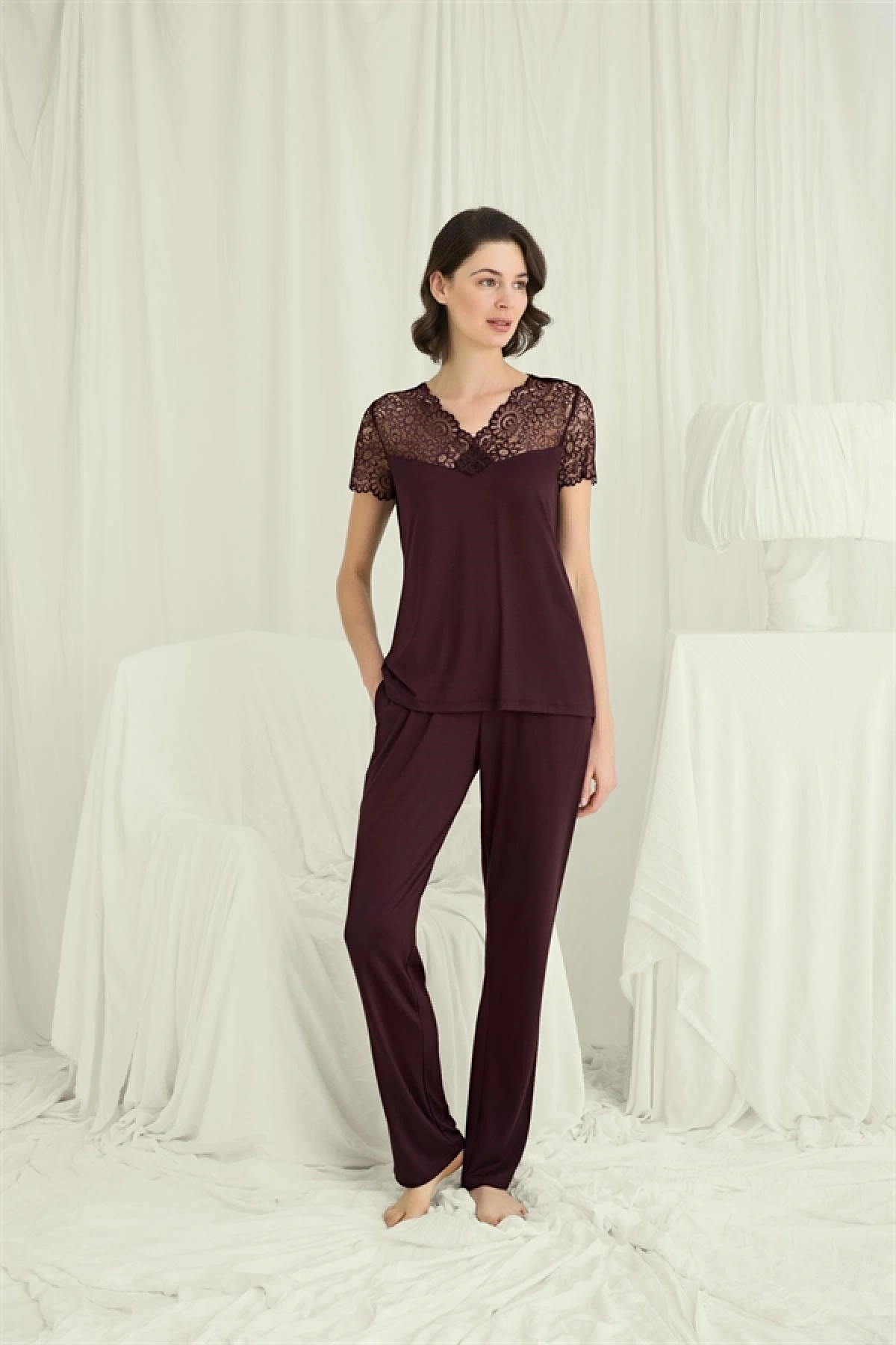 Arias Closet Kısa Kollu ve Dantelli V Yaka Pijama Takımı