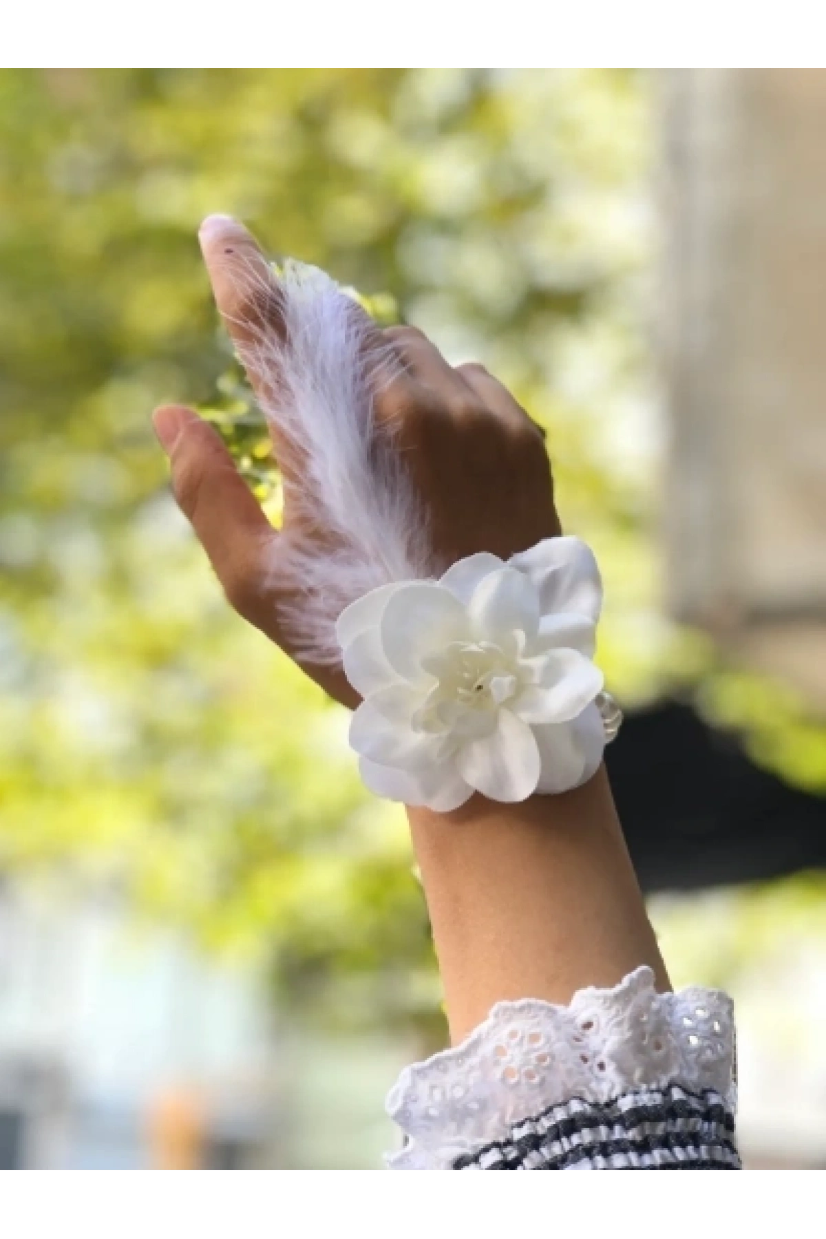 Bride to be Nedime Gelin Bilekliği Tüy ve İnci Boncuk Detaylı Beyaz Renkli Bekarlığa Veda Partisi Bilekliği 10 Adet (5047)