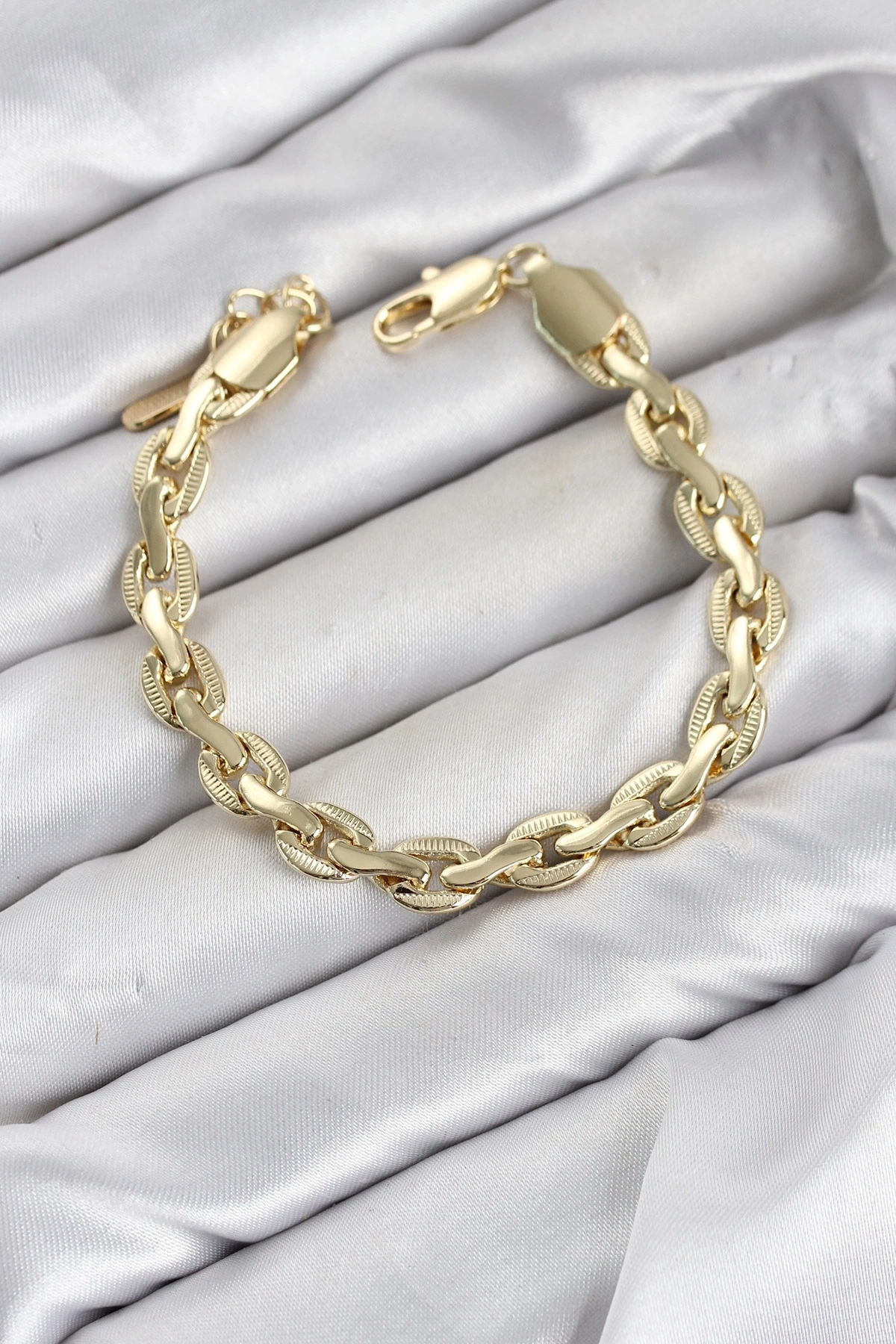 CM Kalın Zincir Model Gold Renk Pirinç Kadın Bileklik