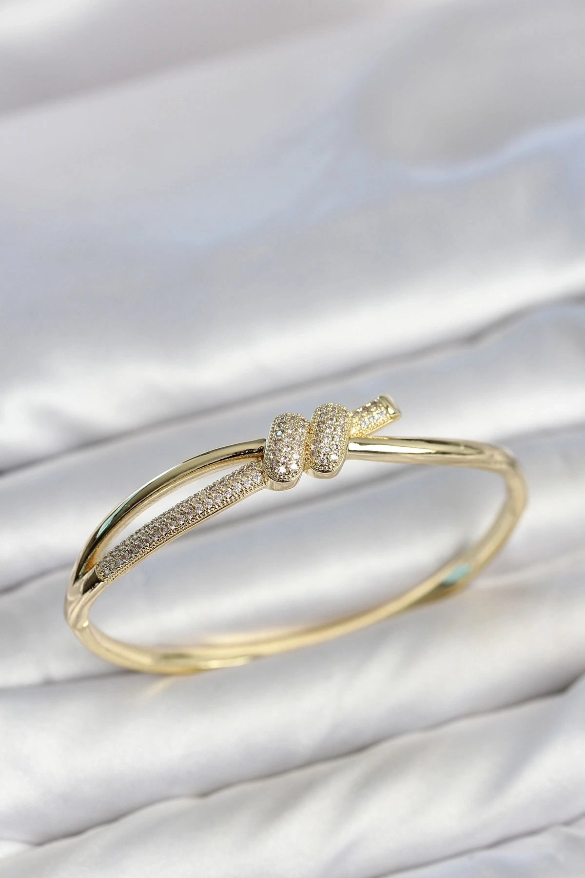 Gold Renk Zirkon Taşlı Düğüm Model Kadın Kelepçe Kadın Bileklik