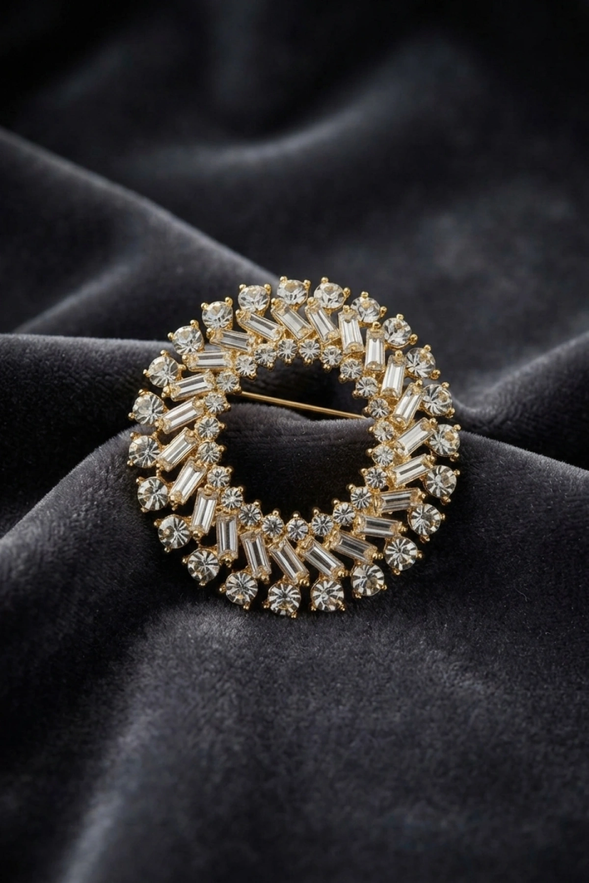 Gold Renk Zirkon Taşlı Halka Model Broş