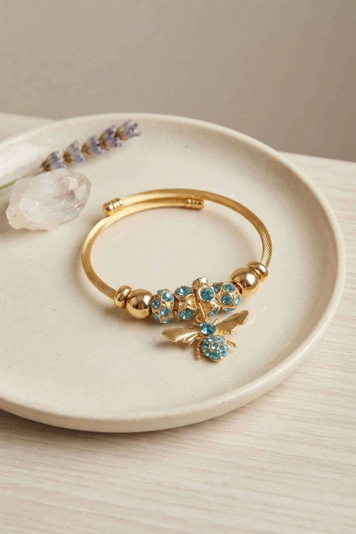 Mavi Arı Model Gold Renk Charm Bileklik