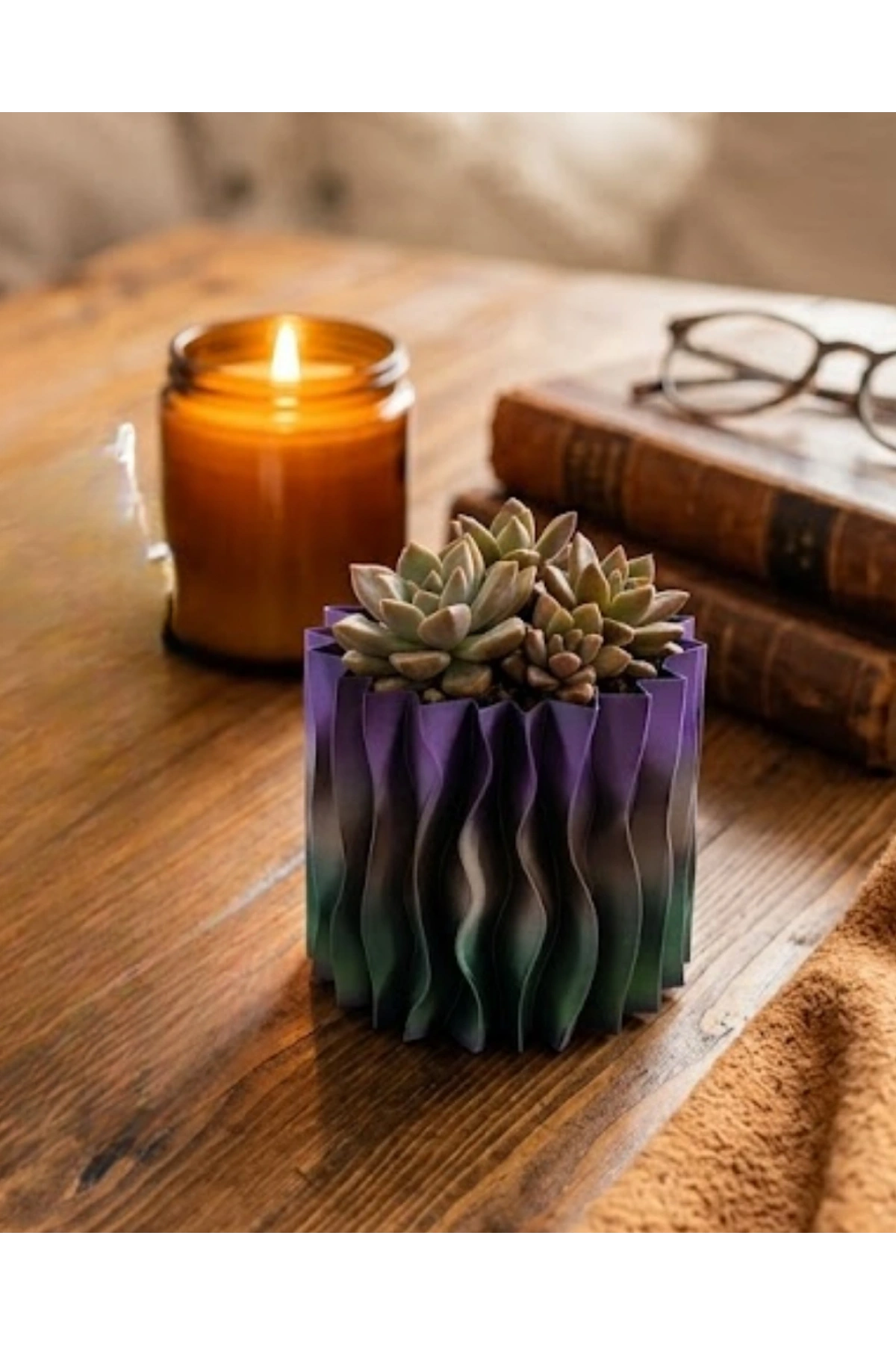 Minimalist Dalgalı Tasarımlı Mor Dekoratif 3D Vazo Masa Dekoru