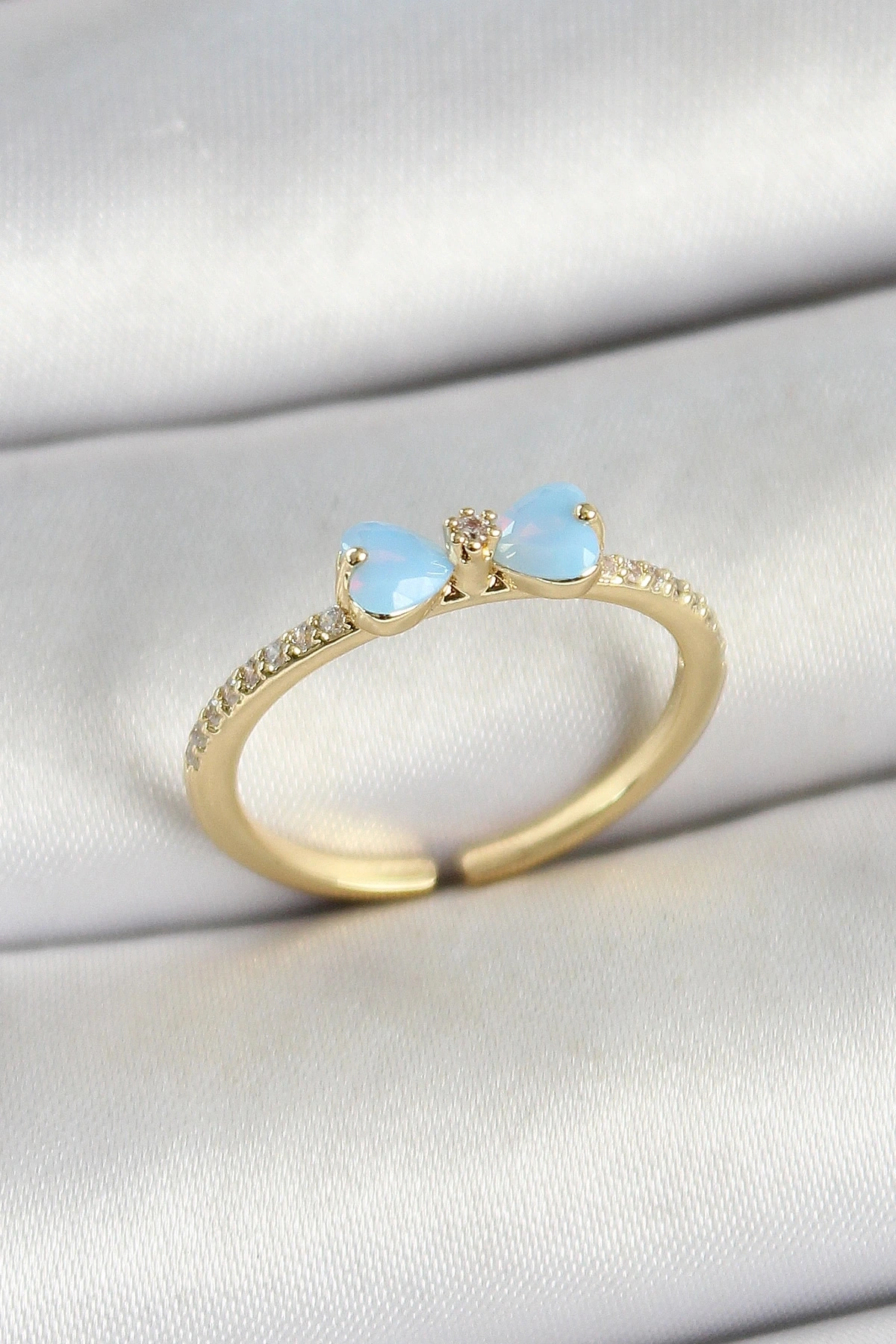 Pirinç Fiyonk Figürlü Zirkon Taşlı Gold Renk Ayarlanabilir Kadın Yüzük